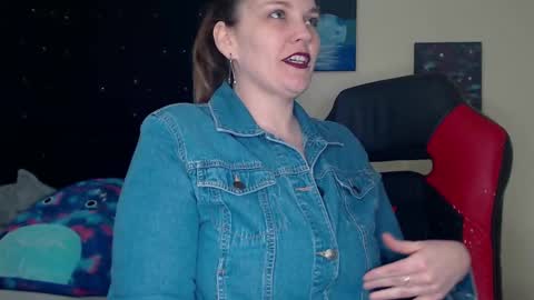 Snapshot of toxiclilly chatting on January 6, 11:40 am Lilly Miss Mistress Goddess Maam Queen Boss online show from January 6, 11:40 am