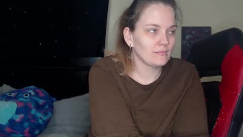 Snapshot of toxiclilly chatting on January 15, 8:51 am Lilly Miss Mistress Goddess Maam Queen Boss online show from January 15, 8:51 am