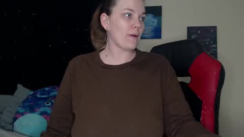 Snapshot of toxiclilly chatting on January 21, 9:24 am Lilly Miss Mistress Goddess Maam Queen Boss online show from January 21, 9:24 am