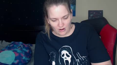 Snapshot of toxiclilly chatting on January 24, 8:55 am Lilly Miss Mistress Goddess Maam Queen Boss online show from January 24, 8:55 am