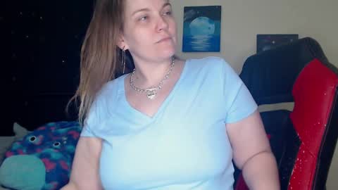 Snapshot of toxiclilly chatting on February 4, 7:51 am Lilly Miss Mistress Goddess Maam Queen Boss online show from February 4, 7:51 am