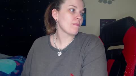 Snapshot of toxiclilly chatting on February 8, 12:28 pm Lilly Miss Mistress Goddess Maam Queen Boss online show from February 8, 12:28 pm