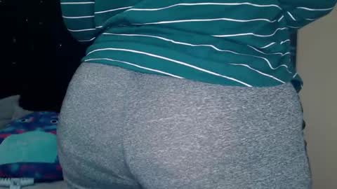 Snapshot of toxiclilly chatting on March 2, 10:56 am Lilly Miss Mistress Goddess Maam Queen Boss online show from March 2, 10:56 am