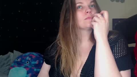 Snapshot of toxiclilly chatting on March 8, 9:28 am Lilly Miss Mistress Goddess Maam Queen Boss online show from March 8, 9:28 am