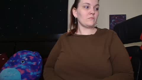 Snapshot of toxiclilly chatting on September 27, 9:14 am Lilly Miss Mistress Goddess Maam Queen Boss online show from September 27, 9:14 am