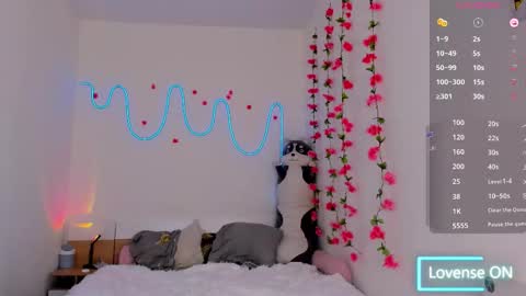 Ariana and Erik online show from October 30, 1:12 pm