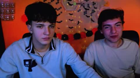 Travis online show from November 1, 7:49 pm