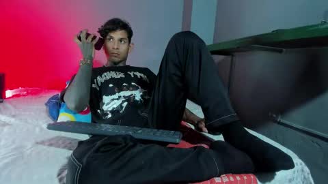 TRAV - INDEPENDENT MODEL online show from October 4, 1:14 am