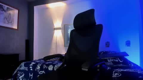 TRAV - INDEPENDENT MODEL online show from November 14, 10:25 am