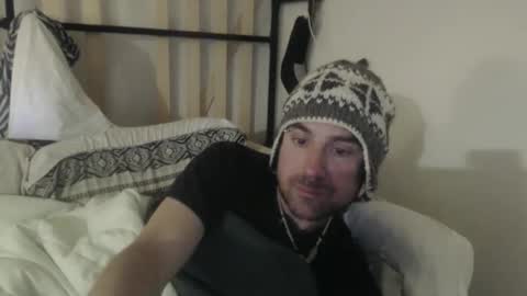 TreeHugger queer online show from November 23, 3:39 am