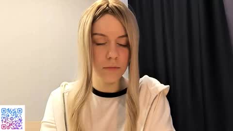 Snapshot of tressamarshbanks chatting on October 12, 6:40 pm Alice online show from October 12, 6:40 pm