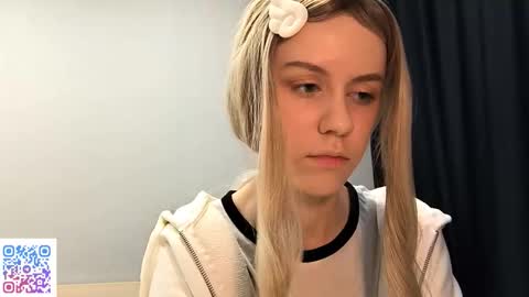 Snapshot of tressamarshbanks chatting on October 13, 6:41 pm Alice online show from October 13, 6:41 pm