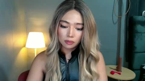 Snapshot of trexie_fucks15 chatting on November 5, 11:16 pm trexie_fucks15 online show from November 5, 11:16 pm