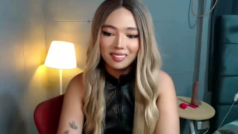 Snapshot of trexie_fucks15 chatting on November 11, 2:55 am trexie_fucks15 online show from November 11, 2:55 am