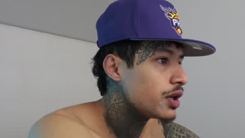 - trieone online show from December 17, 2:22 pm