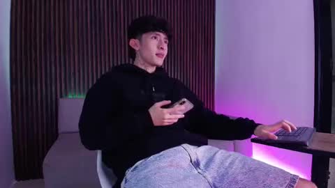 Troy online show from November 4, 7:24 pm