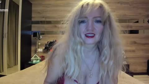 Snapshot of truefoxyyy chatting on February 1, 8:37 pm Fox online show from February 1, 8:37 pm