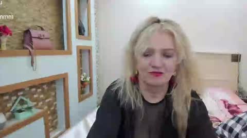 Snapshot of truefoxyyy chatting on March 9, 11:14 am Fox online show from March 9, 11:14 am