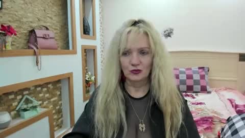 Snapshot of truefoxyyy chatting on March 9, 6:54 pm Fox online show from March 9, 6:54 pm