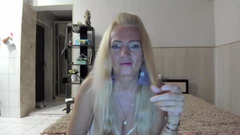 Snapshot of truefoxyyy chatting on September 24, 4:54 pm Fox online show from September 24, 4:54 pm