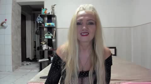 Snapshot of truefoxyyy chatting on October 5, 4:38 pm Fox online show from October 5, 4:38 pm