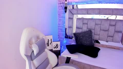   online show from December 11, 2:54 pm