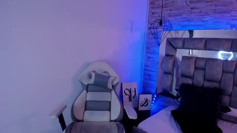   online show from December 17, 11:49 am