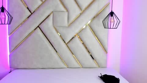   online show from February 6, 12:37 pm