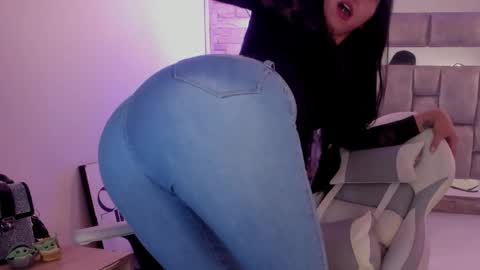   online show from March 5, 7:27 pm