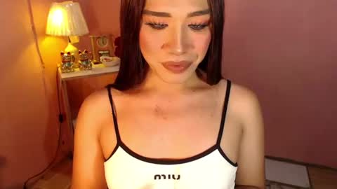 Snapshot of ts_romantika69 chatting on March 9, 10:19 am The Girl Named Romantika online show from March 9, 10:19 am