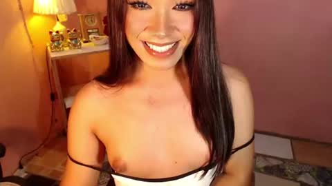 Snapshot of ts_romantika69 chatting on March 9, 1:26 pm The Girl Named Romantika online show from March 9, 1:26 pm