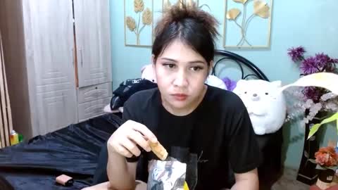 SHENA  online show from January 15, 3:18 pm