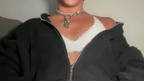 Snapshot of tsj777 chatting on November 11, 2:55 am tsj777 online show from November 11, 2:55 am