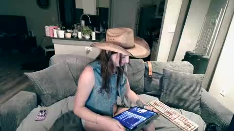 tslovelace online show from October 8, 1:36 am