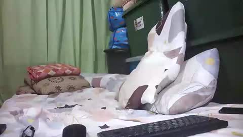 Mae online show from September 16, 9:27 pm