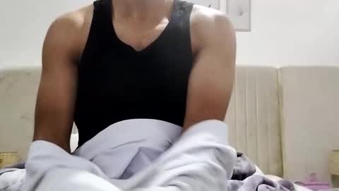 Snapshot of tunisiensexyguy chatting on December 23, 4:22 am TunisienSexyGuy online show from December 23, 4:22 am