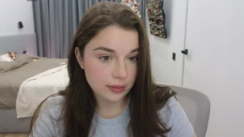 Ariana online show from December 1, 8:42 pm