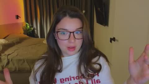 Ariana online show from November 3, 7:48 pm