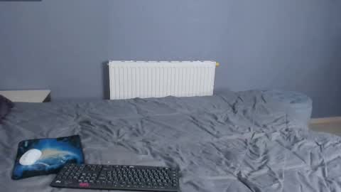 Angus online show from November 28, 7:05 pm