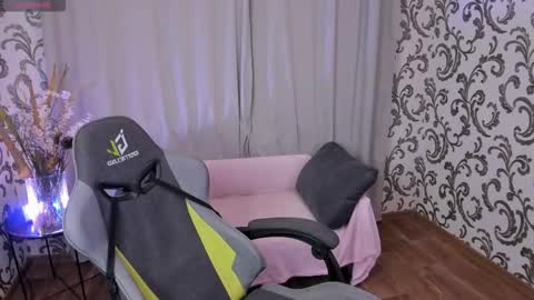 Angus online show from December 3, 7:12 pm