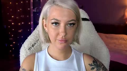 Miley online show from January 31, 3:33 pm