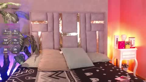 tyla_ks online show from September 17, 8:32 pm