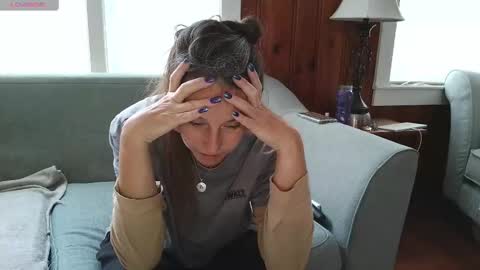 Snapshot of tylersands chatting on November 13, 1:21 pm Tyler Sands online show from November 13, 1:21 pm