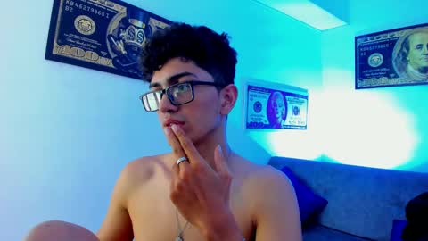   online show from January 9, 9:06 am