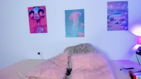 tyra   online show from October 23, 3:06 am