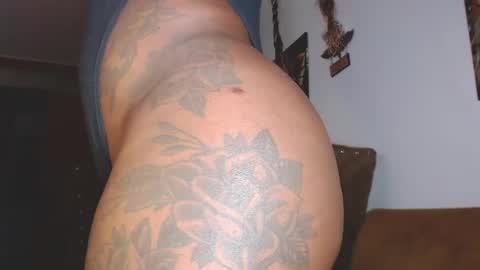 Snapshot of tyra_stone1 chatting on February 2, 12:19 am tyra_stone1 online show from February 2, 12:19 am