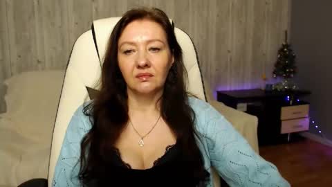 Snapshot of tyramories chatting on December 12, 6:25 am tyramories online show from December 12, 6:25 am