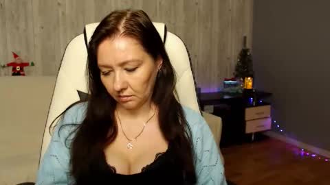 Snapshot of tyramories chatting on December 21, 10:28 am tyramories online show from December 21, 10:28 am