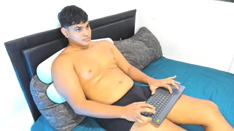 tyson_smithx online show from November 19, 10:21 pm