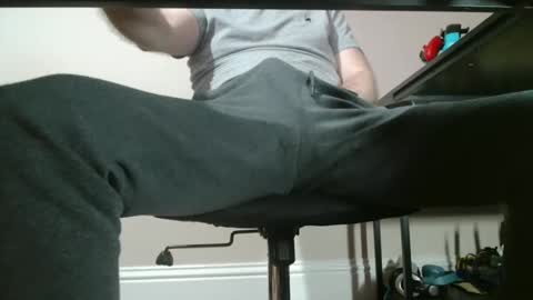 Snapshot of ukguynxtdr chatting on February 23, 2:40 am ukguynxtdr online show from February 23, 2:40 am